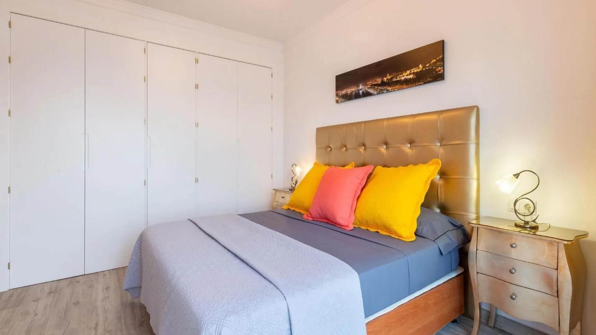 Beachside Apartment In Torremolinos Spanje