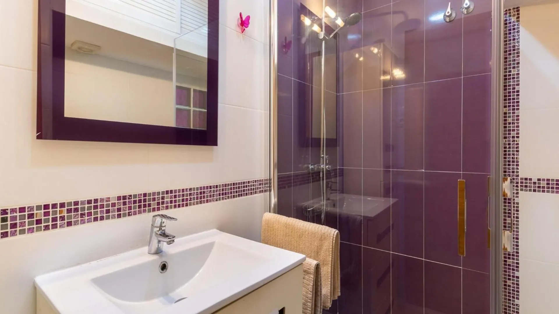 Beachside Apartment In Torremolinos 0*,