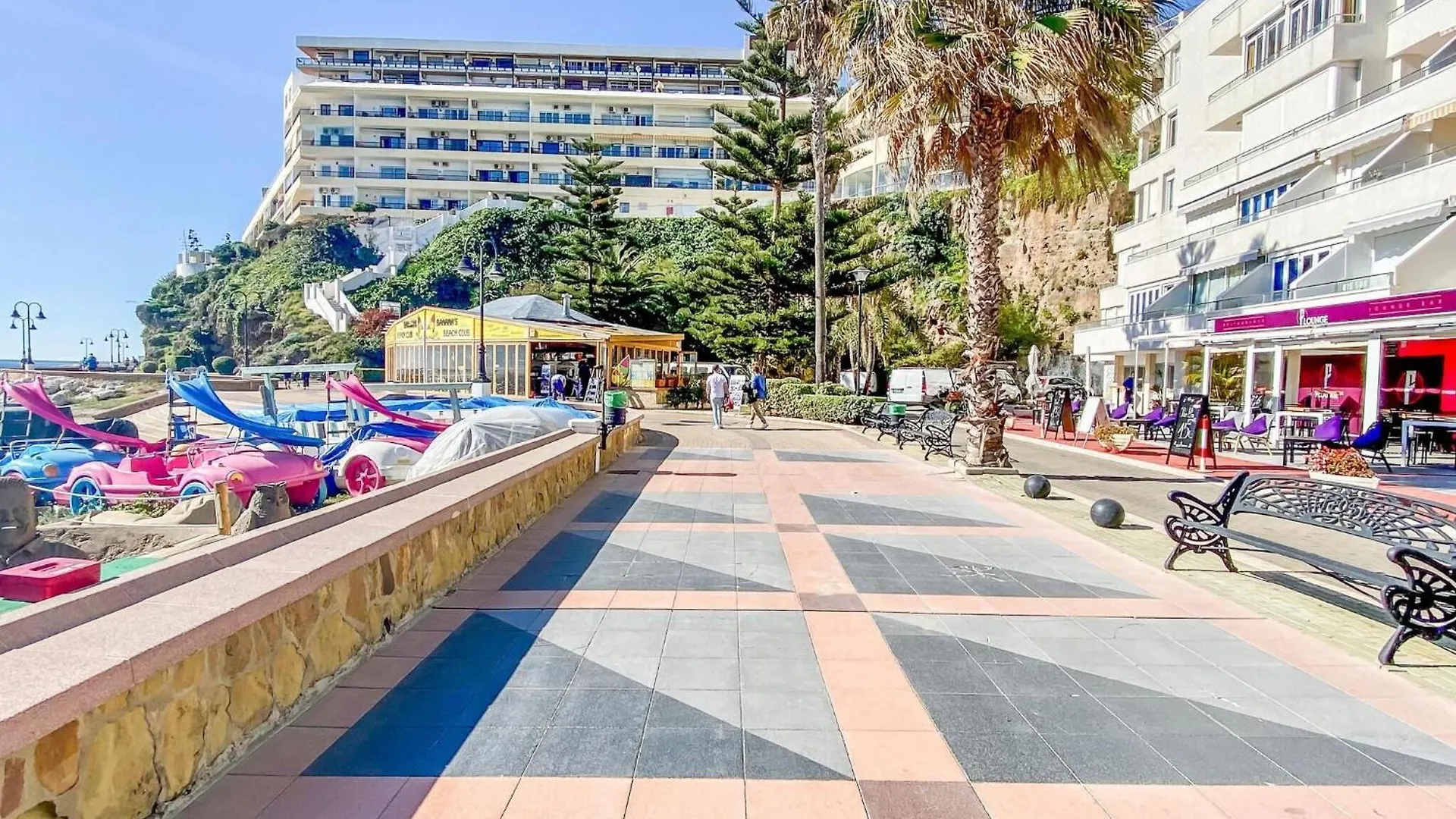Beachside Apartment In Torremolinos